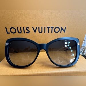 Louis Vuitton Charlotte Fold Black Sunglasses